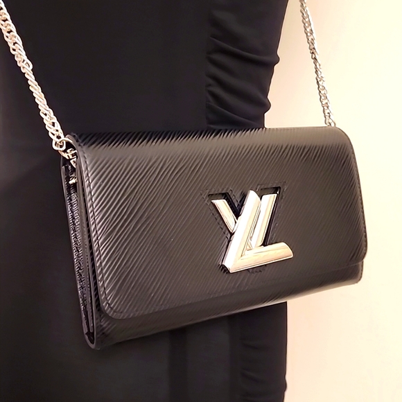 LOUIS VUITTON Epi LV Twist Crossbody Purse Wallet WOC + Original Box - Picture 3 of 17
